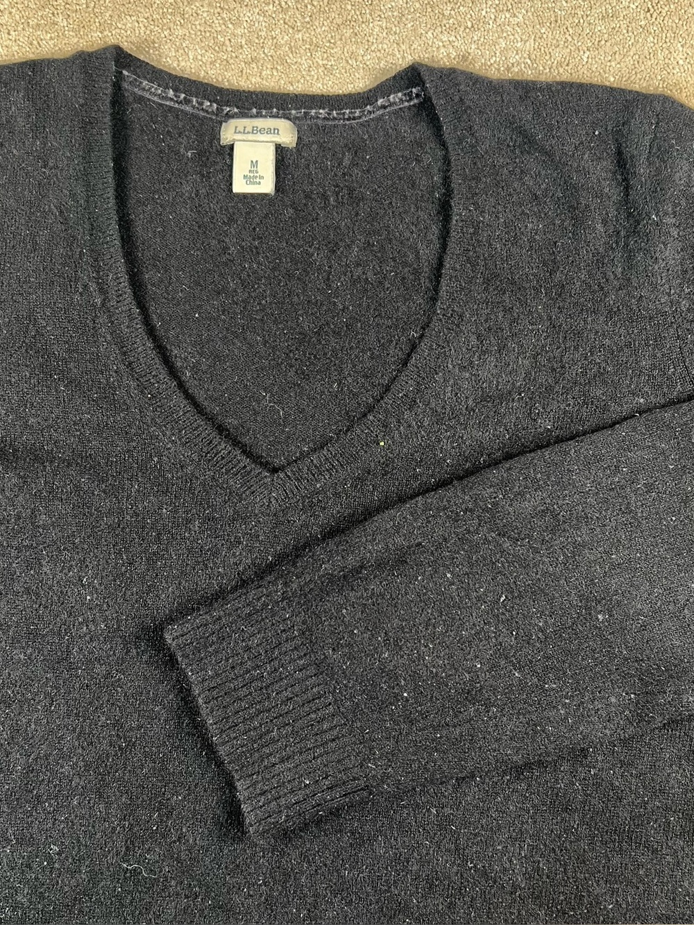 LL Bean Cashmere Sweater Black Long Sleeve V Neck Women's Medium